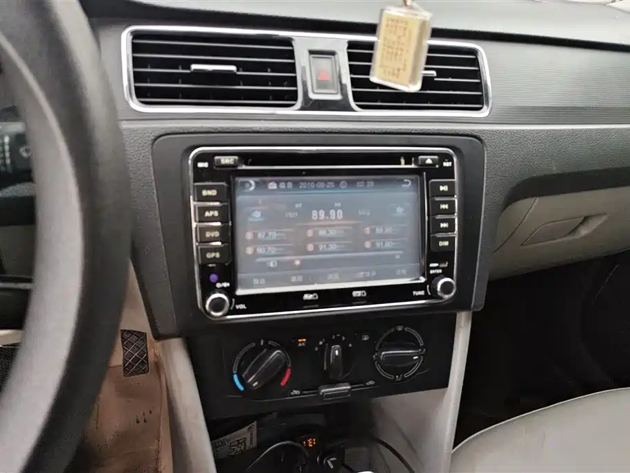 Skoda Rapid 2015 — фото 13