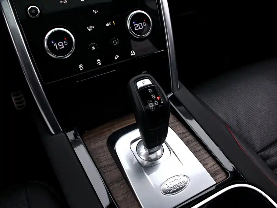 Land Rover Discovery Sport 2021 — фото 9