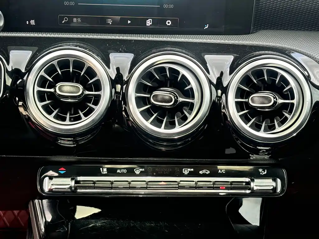 Mercedes-Benz A-Class 2021 — фото 13