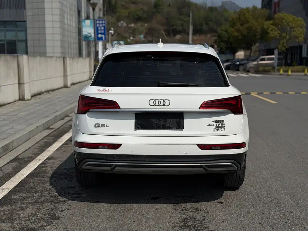 Audi Q5L 2023 — фото 6