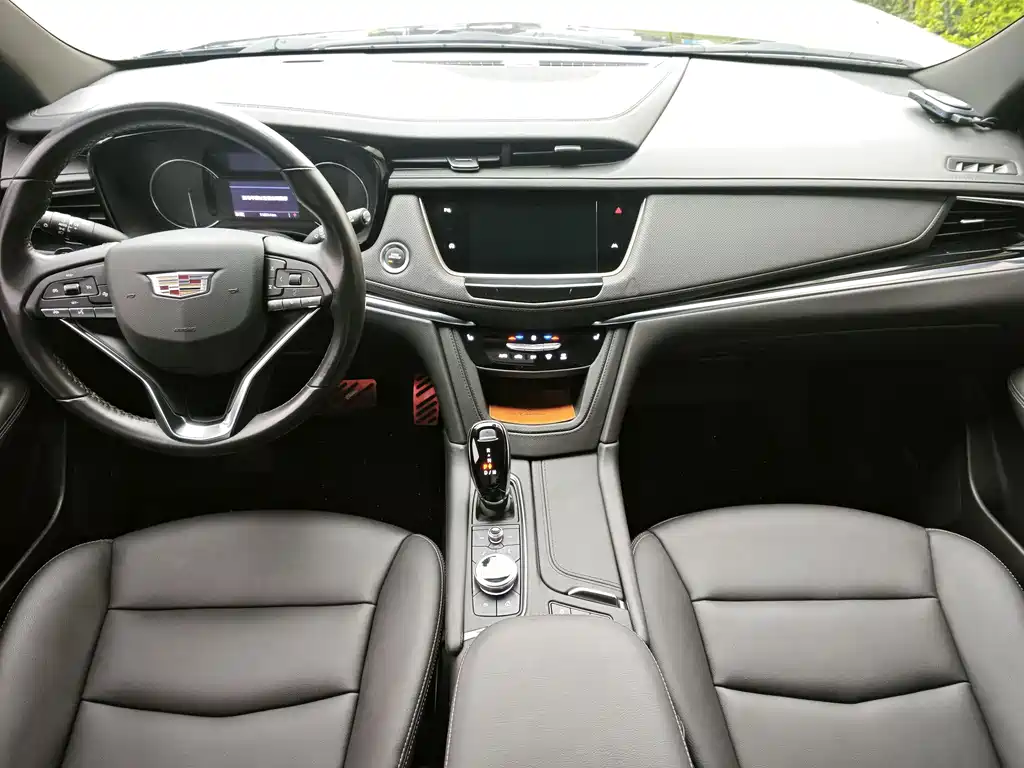 Cadillac XT6 2022 — фото 12