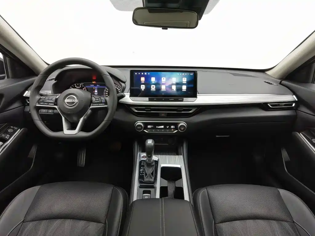 Nissan Teana 2023