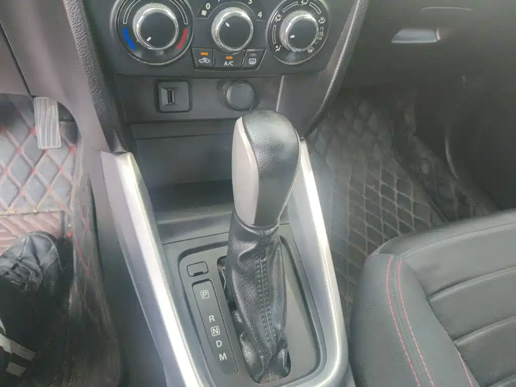 Suzuki Vitara 2018 — фото 11