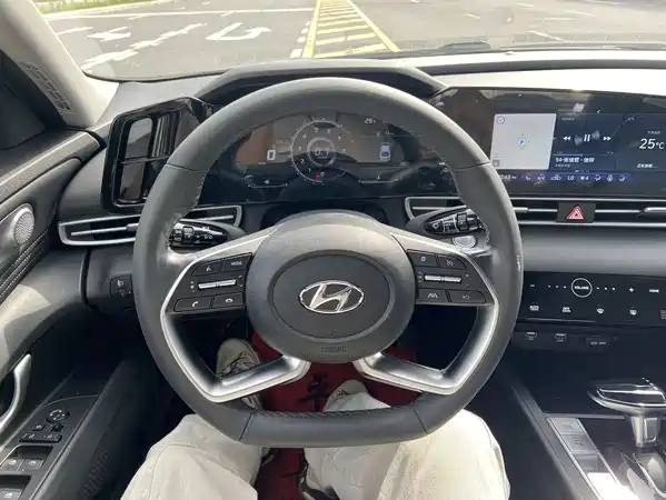 Hyundai Elantra 2021