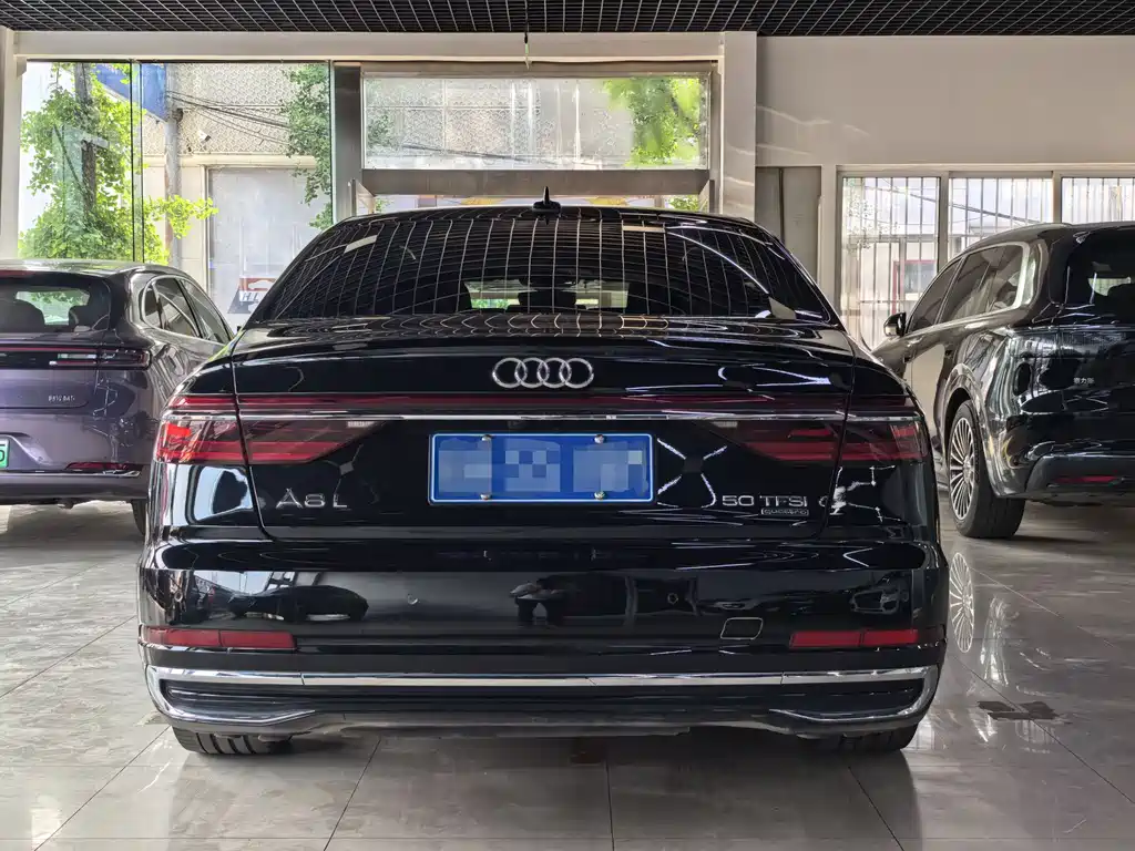 Audi A8 2024 — фото 17