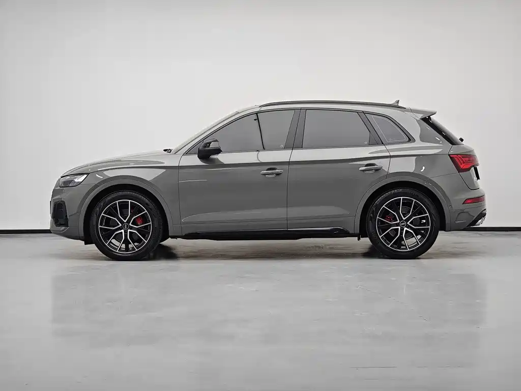Audi SQ5 2022 — фото 20