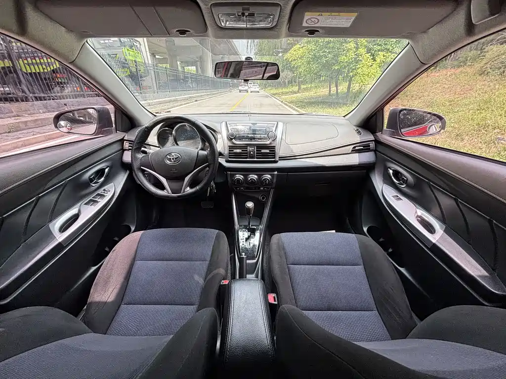 Toyota Yaris L 2016 — фото 9