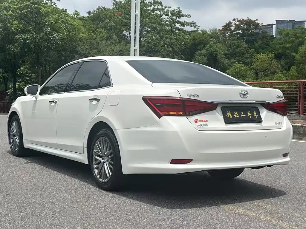 Toyota Crown 2017 — фото 5