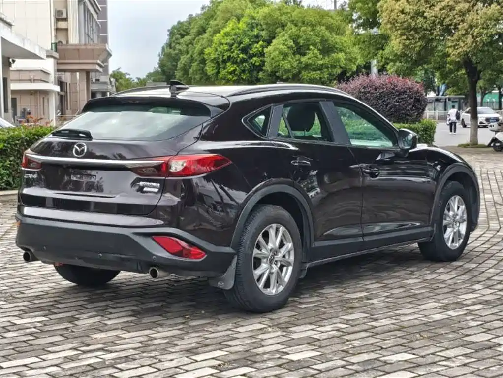 Mazda CX-4 2017 — фото 9