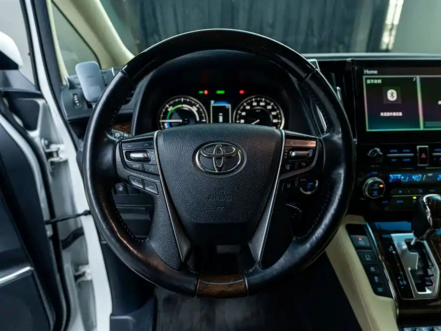 Toyota Alphard 2020 — фото 13