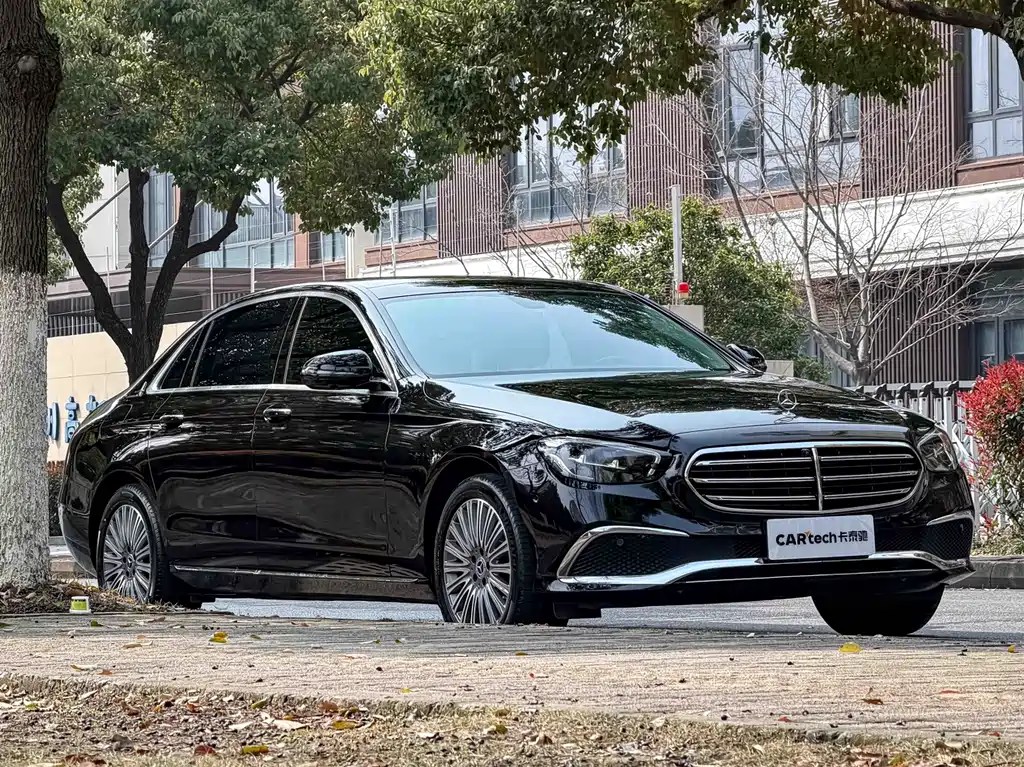 Mercedes-Benz E-Class 2022 — фото 3