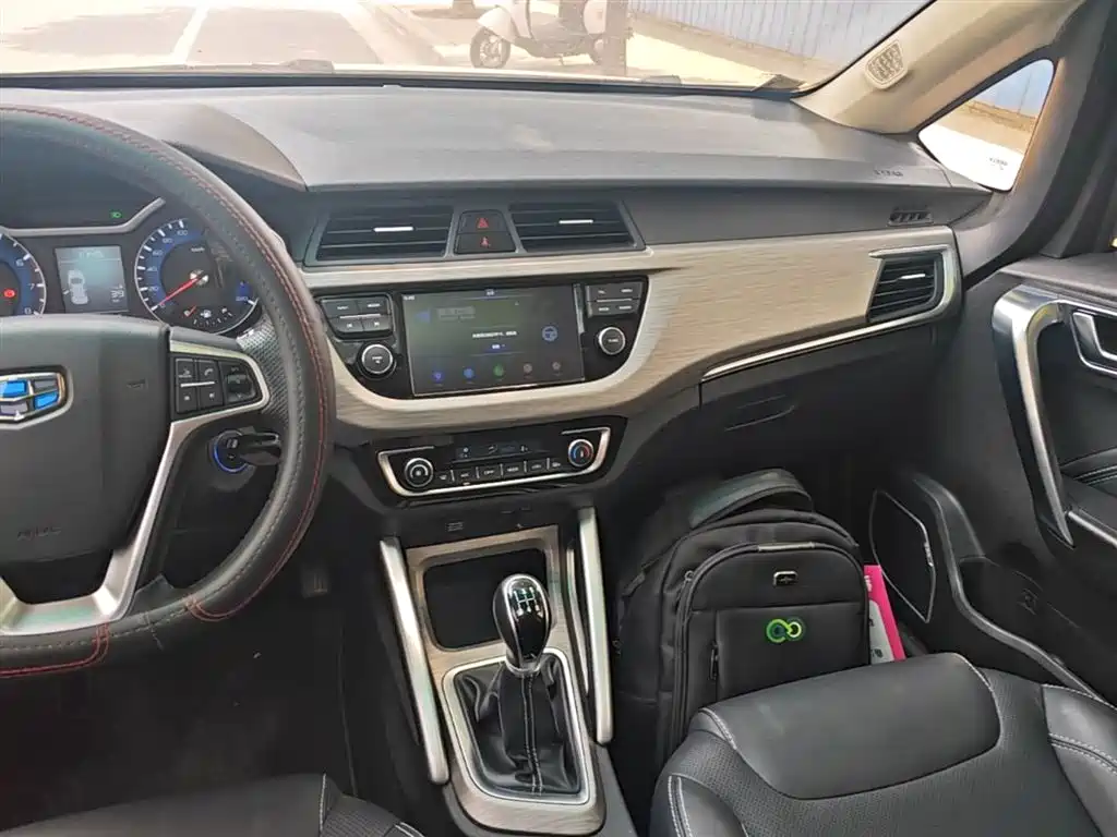 Geely Vision X3 2018 — фото 13