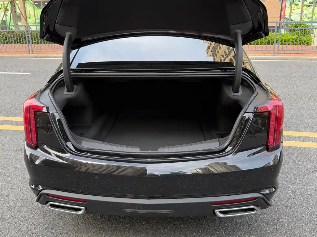 Cadillac CT5 2023 — фото 10