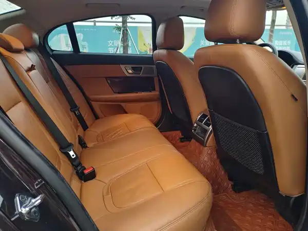 Jaguar XF 2015