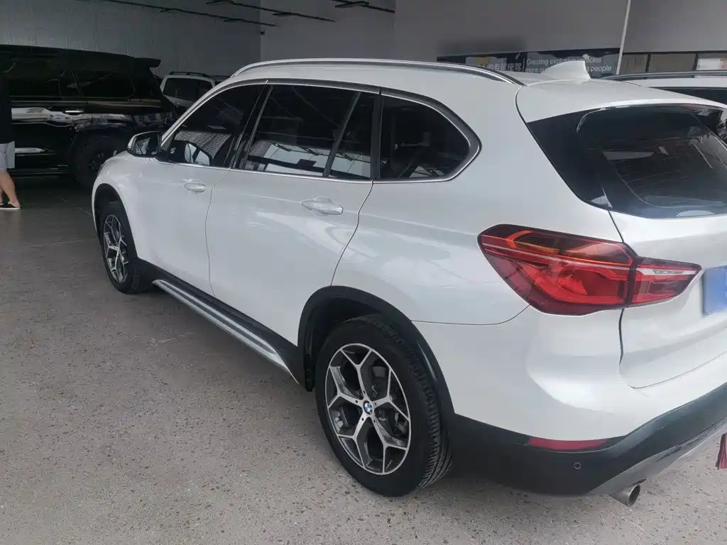 BMW X1 2017 — фото 10