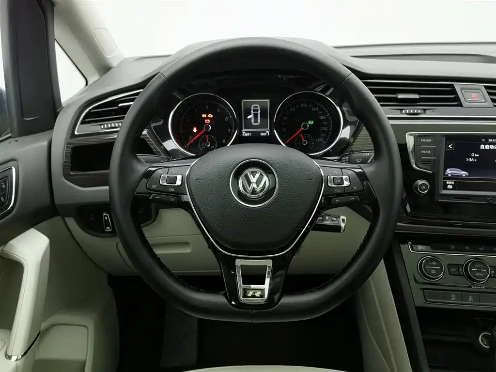 Volkswagen Touran 2016 — фото 11