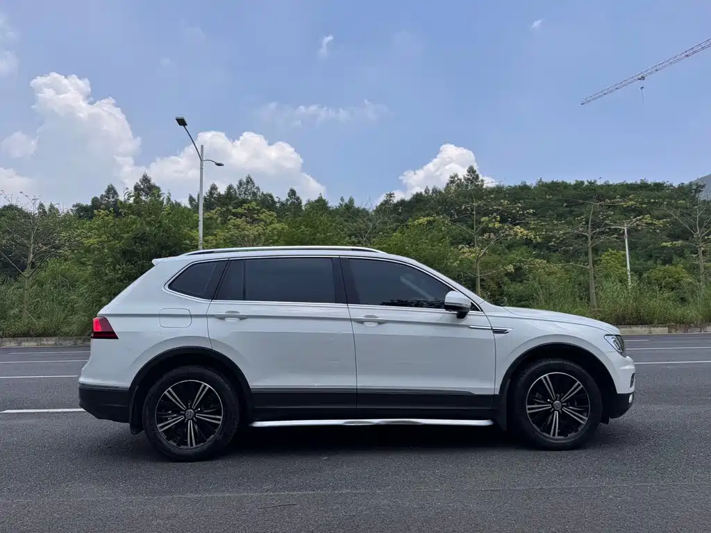 Volkswagen Tiguan L 2019 — фото 13