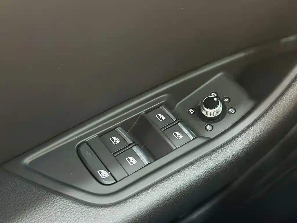 Audi A4L 2020 — фото 13
