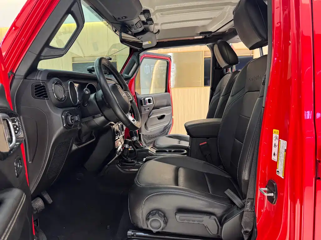 Jeep Wrangler 2020 — фото 12