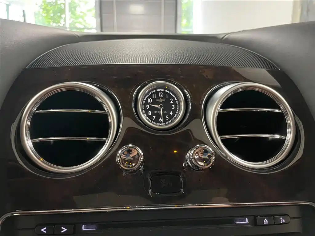 Bentley Flying Spur 2014 — фото 22