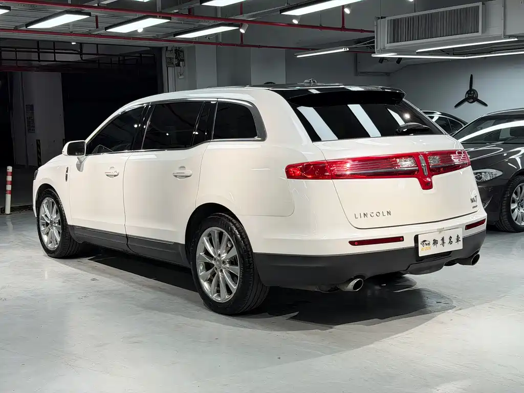 Lincoln MKT 2011 — фото 5