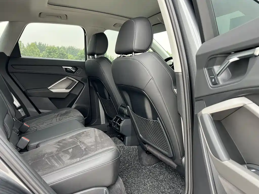 Audi Q3 2023 — фото 11