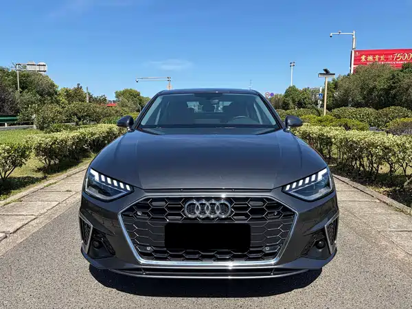 Audi A4L 2021