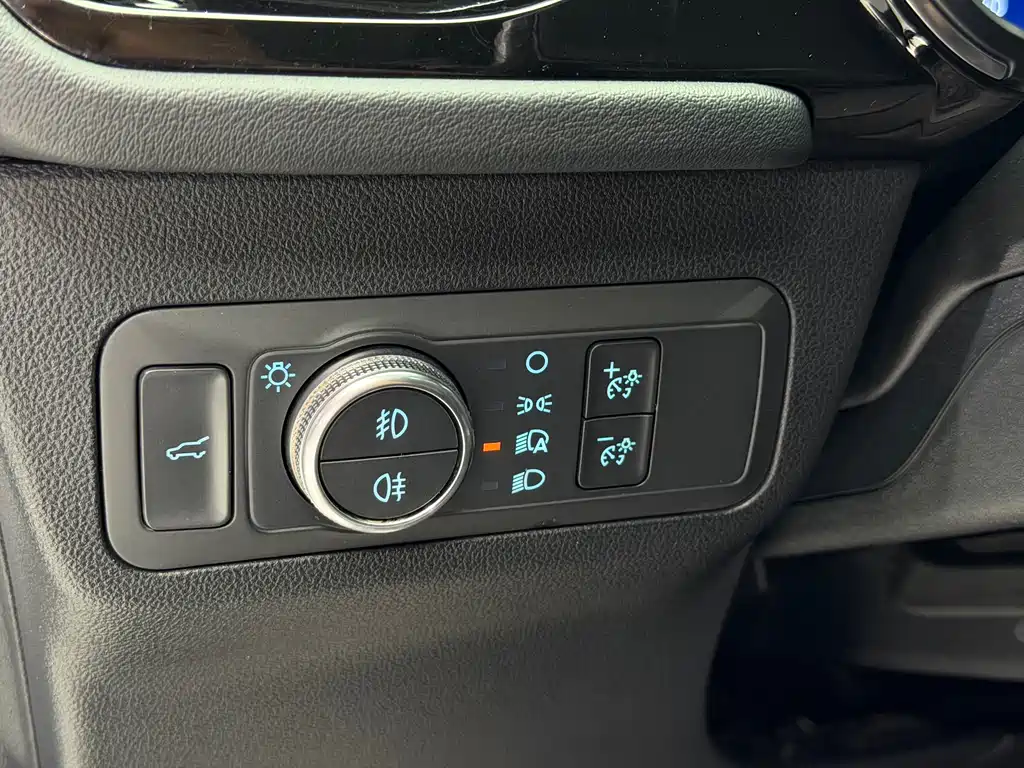 Ford Escape 2020 — фото 11