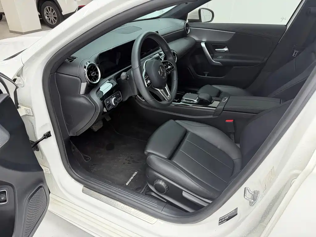 Mercedes-Benz A-Class 2021 — фото 13