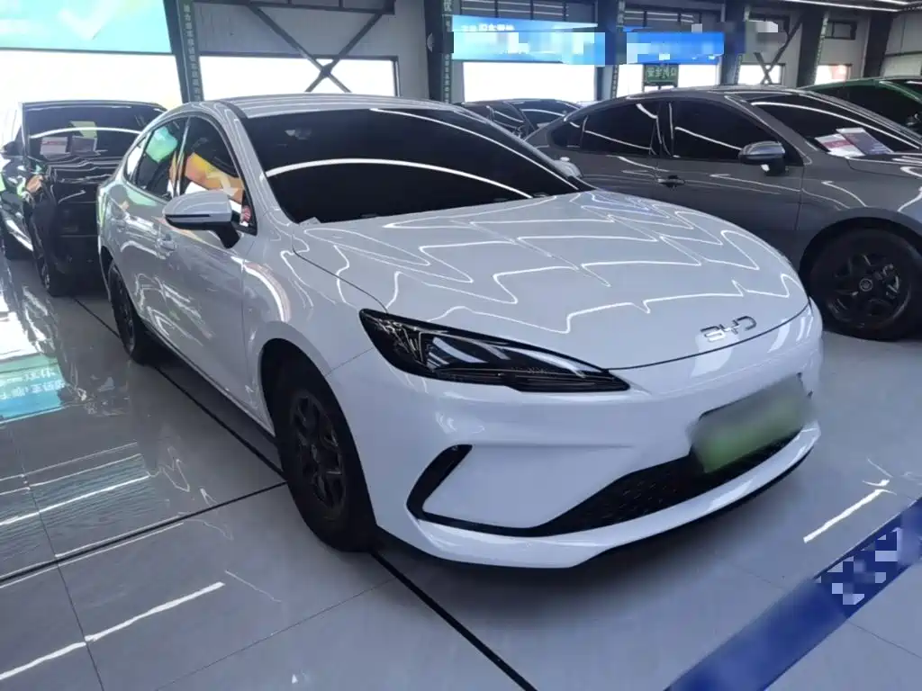 BYD Seal 05 DM-i 2025 — фото 4