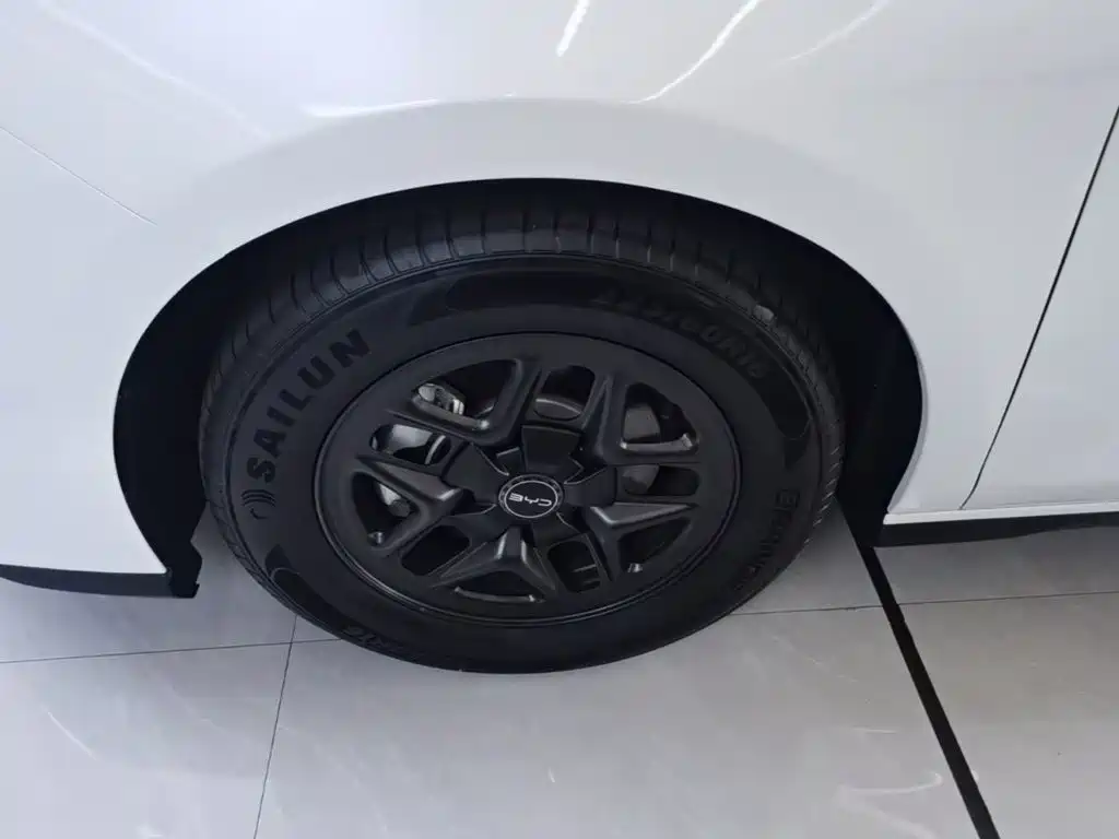 BYD Seal 05 DM-i 2025 — фото 23