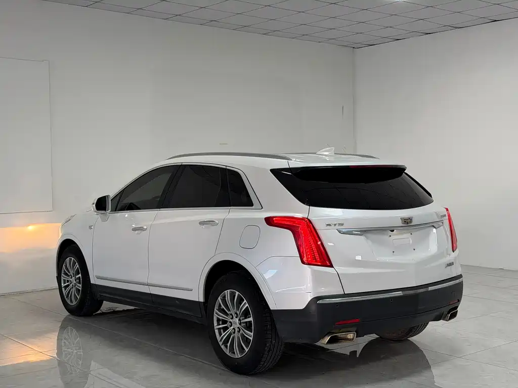Cadillac XT5 2017 — фото 6