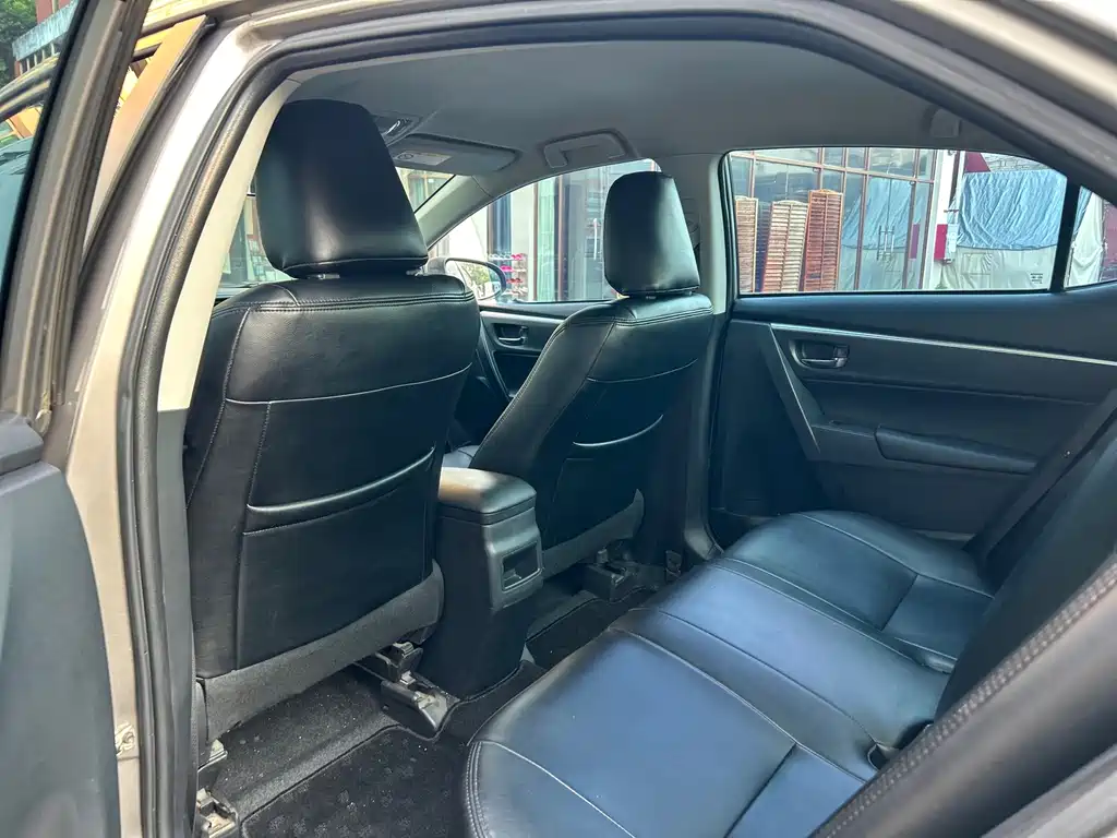 Toyota Corolla 2018 — фото 14