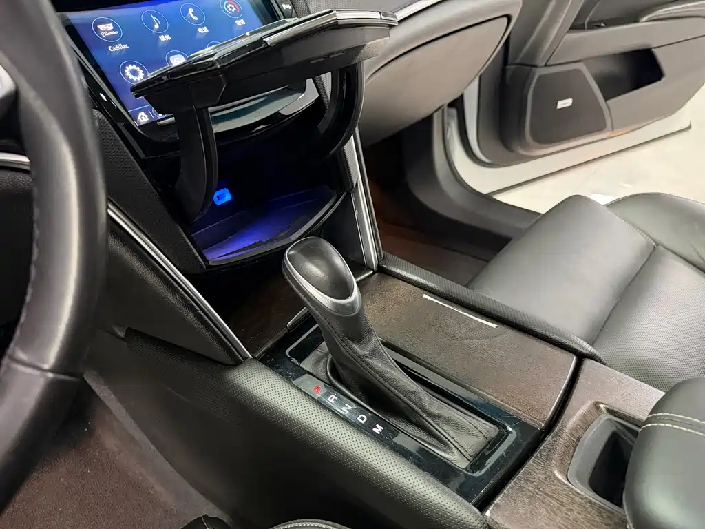 Cadillac XTS 2019 — фото 14