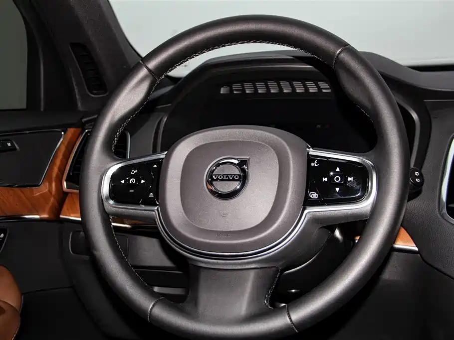Volvo XC90 2023 — фото 14