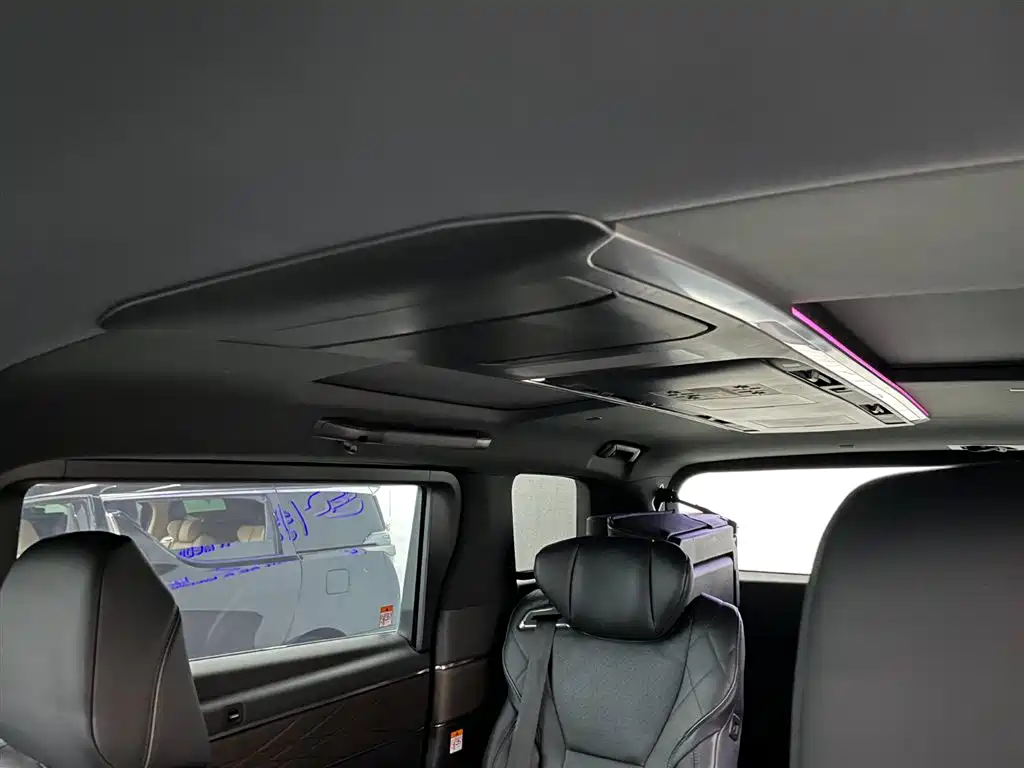 Toyota Vellfire 2024 — фото 12