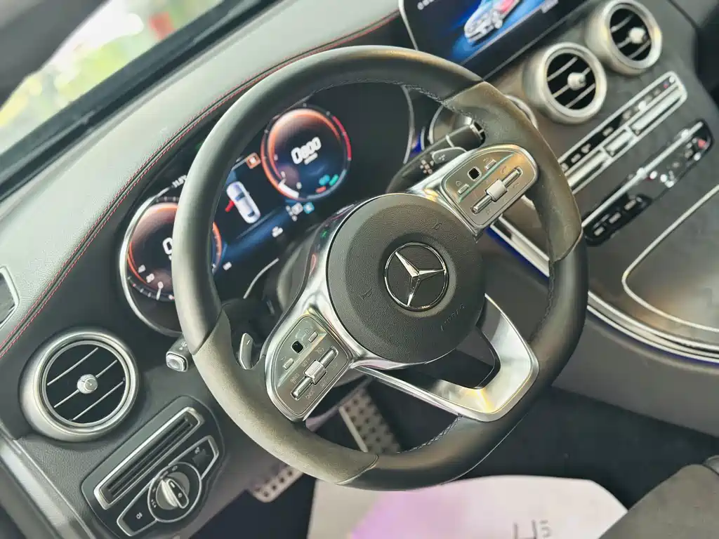 Mercedes-Benz C-Class 2023 — фото 11