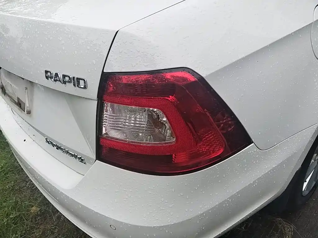 Skoda Rapid 2016 — фото 8