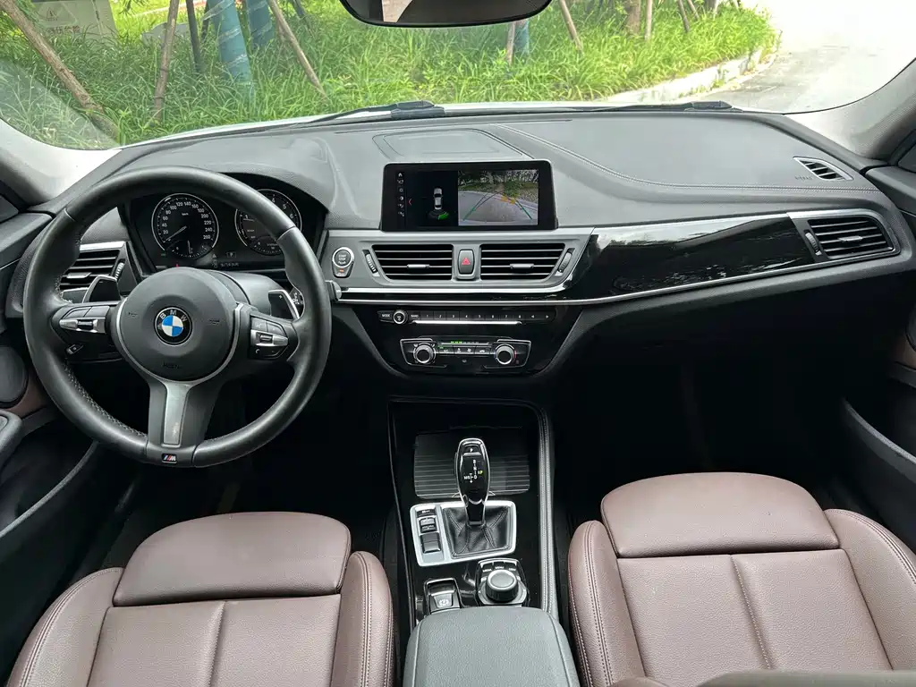 BMW 1 Series 2020 — фото 12