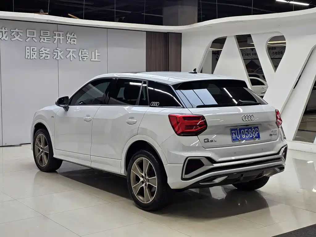 Audi Q2L 2022 — фото 4