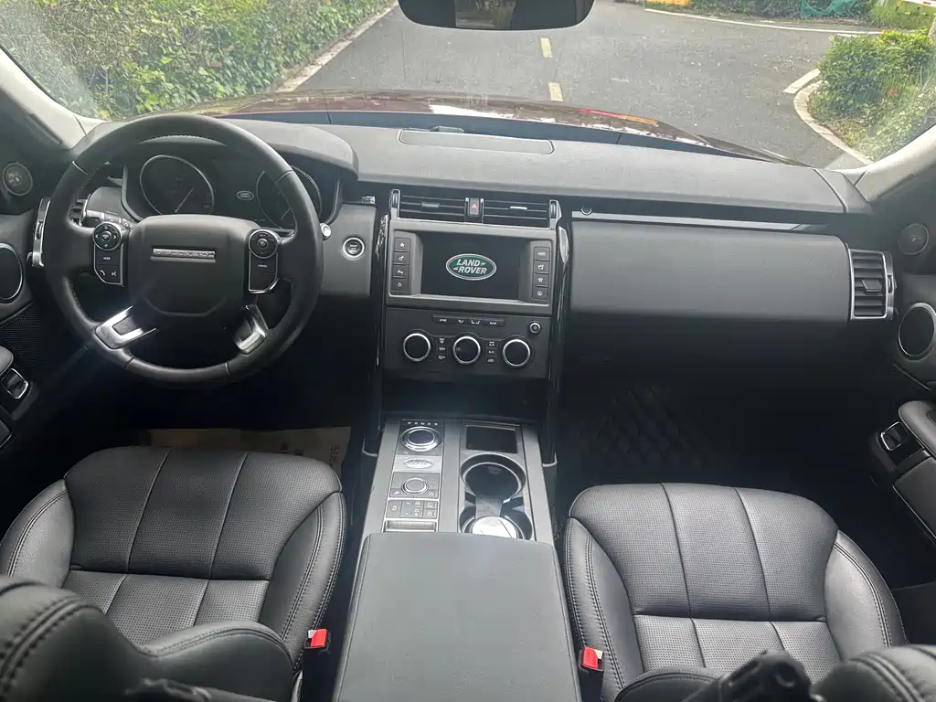 Land Rover Discovery 2018 — фото 16