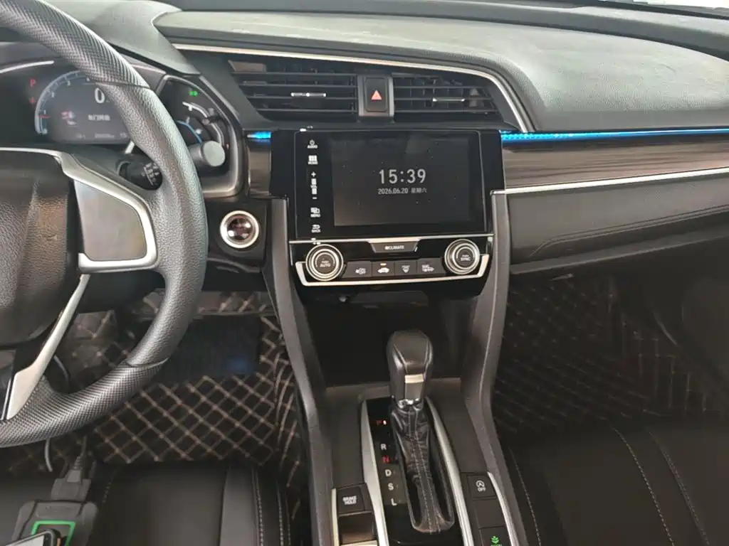 Honda Civic 2020 — фото 13