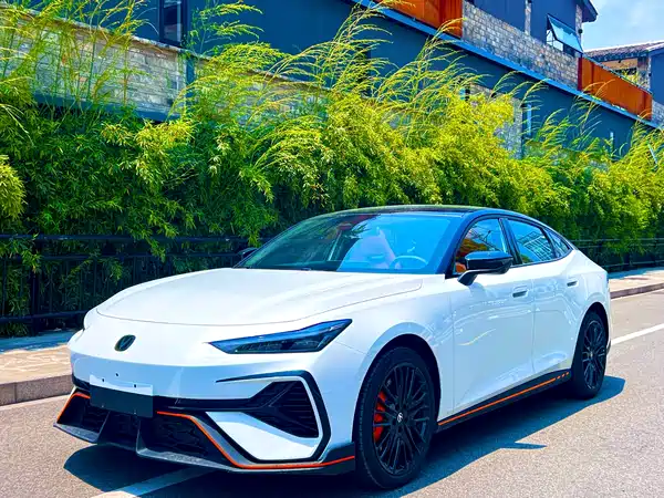 Changan UNI-V 2025