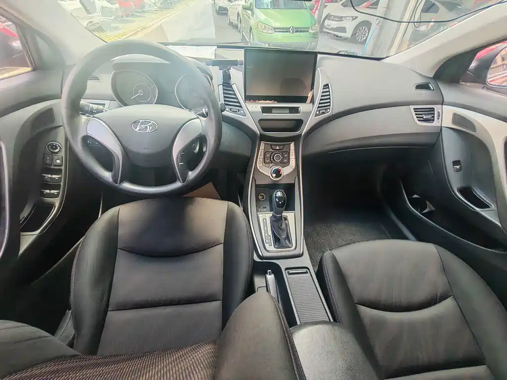 Hyundai Elantra 2016