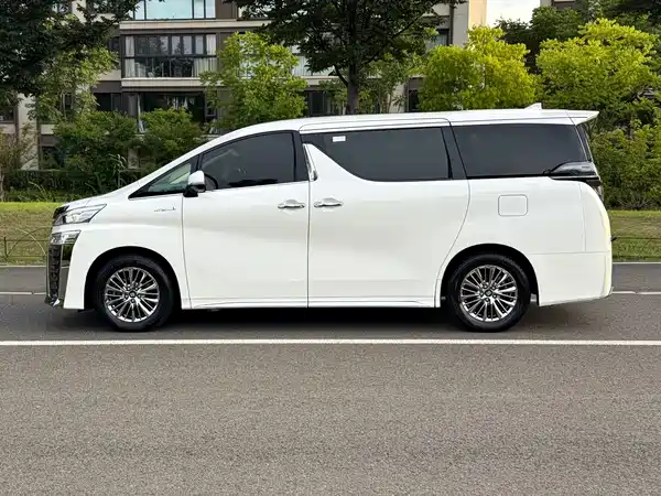 Toyota Vellfire 2022
