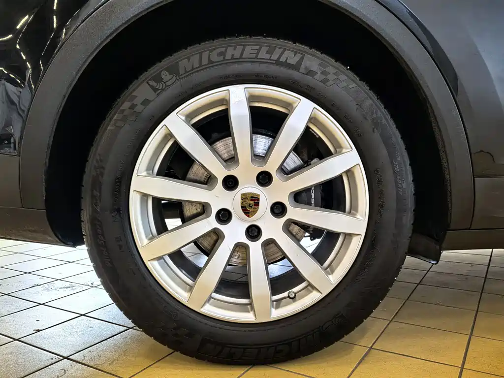 Porsche Cayenne 2019 — фото 13