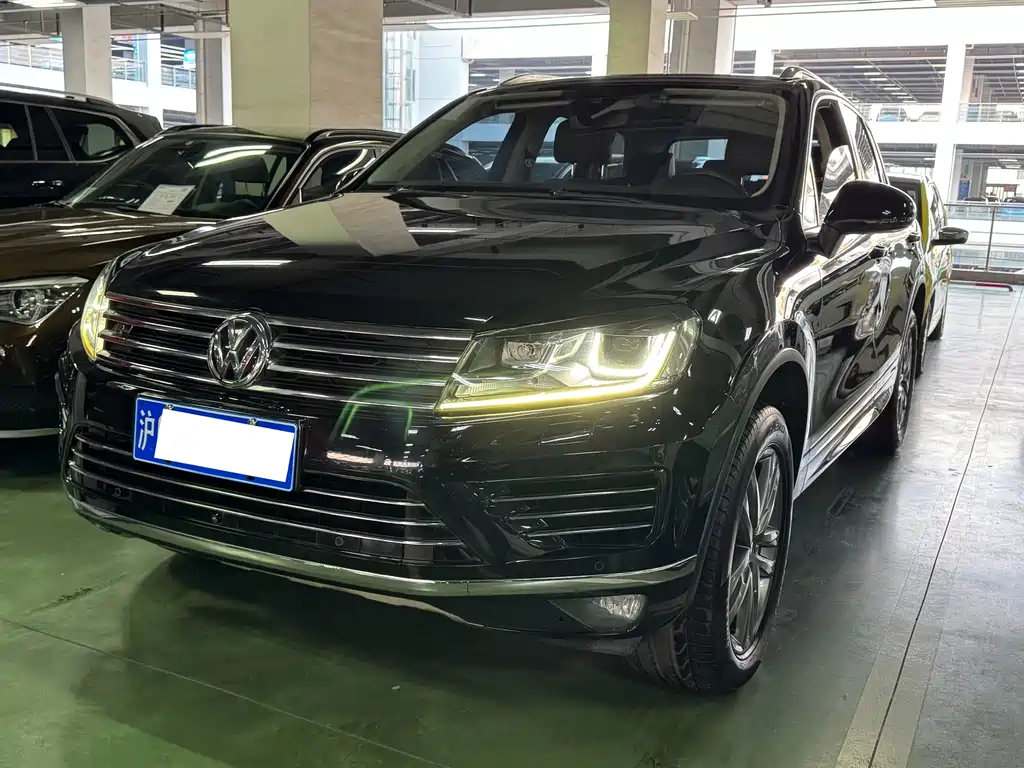 Volkswagen Touareg 2017 — фото 1