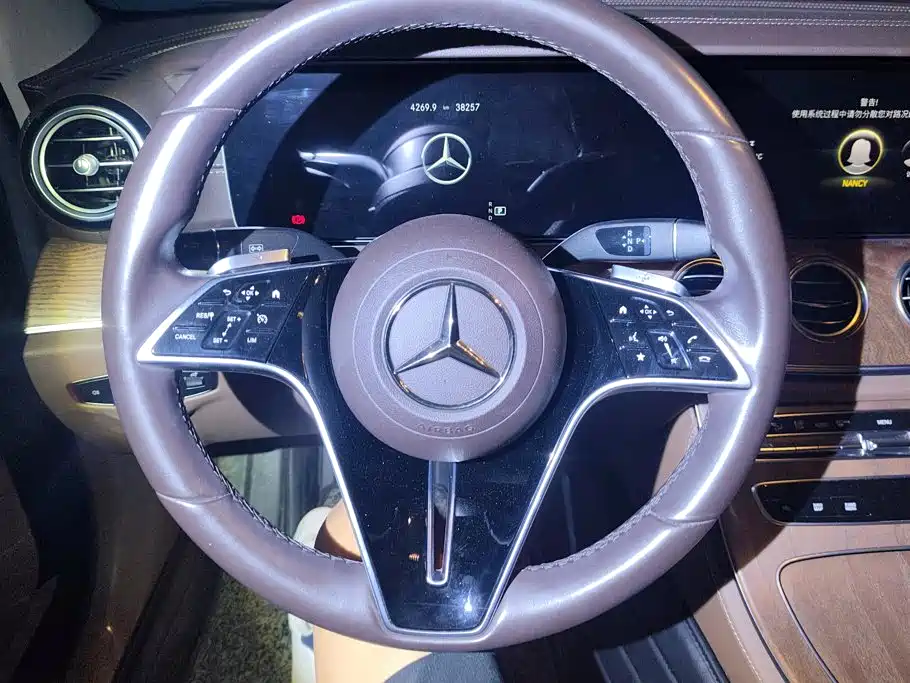 Mercedes-Benz E-Class 2022 — фото 15