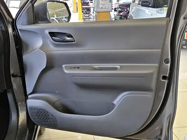 Wuling Hongguang New Energy 2025