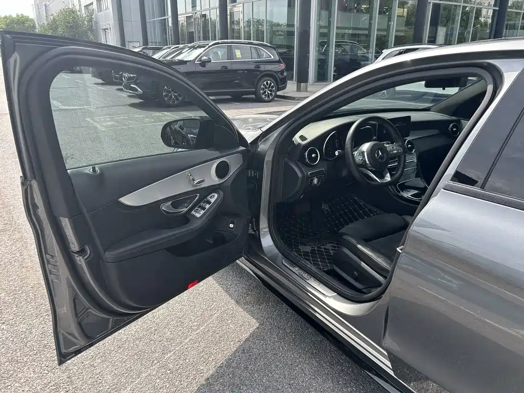 Mercedes-Benz C-Class 2019 — фото 8